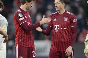 欧冠关键时刻走向成谜；新疆广汇主帅复盘；话题不断；纪律约束更严格(新疆返疆人员最新政策)-开云官网