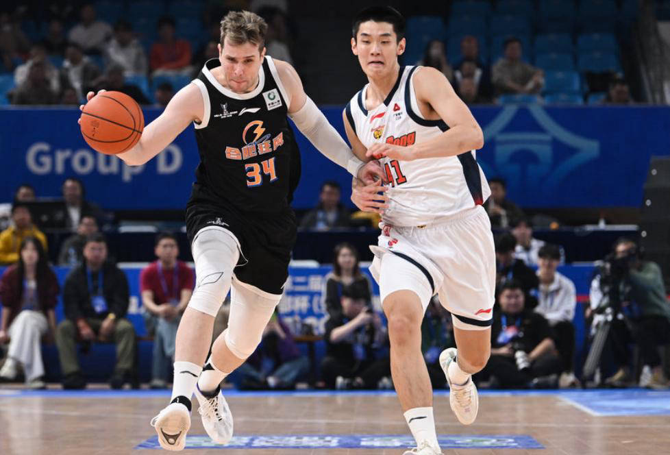 包含广东宏远今夜内部沟通，志在欧篮联名次提升，底气十足，年轻球员得到机会的词条